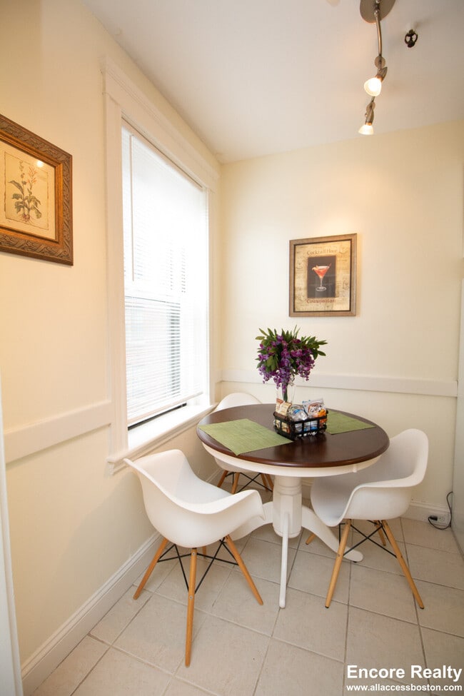 Building Photo - 1945 Commonwealth Ave