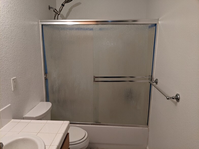 Building Photo - 127 Huber Ct