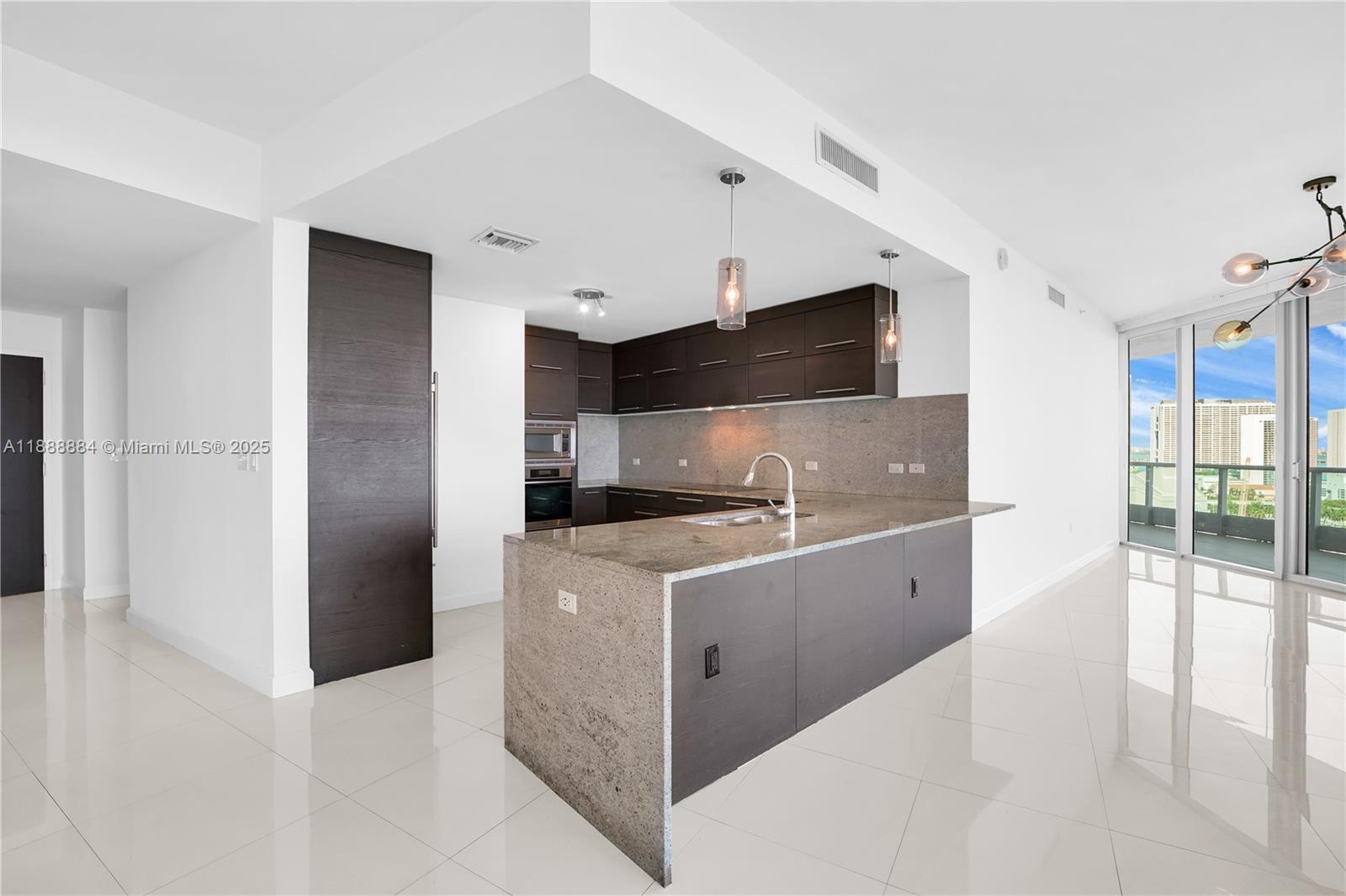 Building Photo - 900 Biscayne Blvd