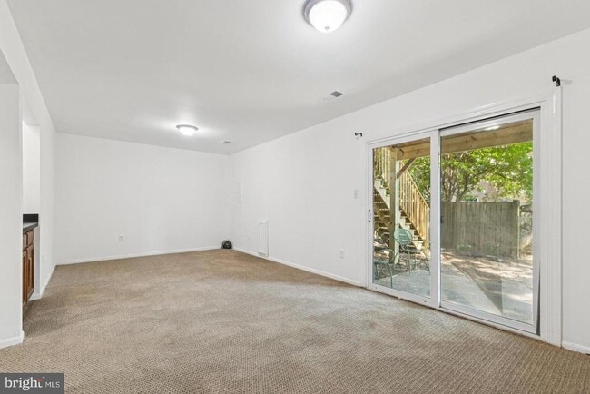 Building Photo - 10271 Braddock Rd