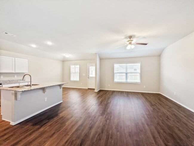 Building Photo - New 4-Bedroom Home for Rent with Granite C...
