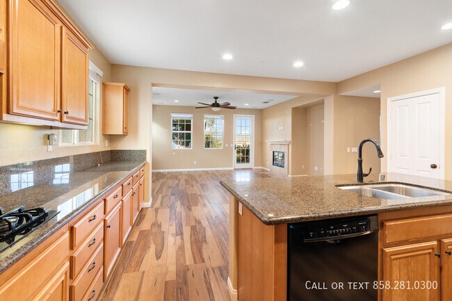 Building Photo - 1177 Parkview Dr