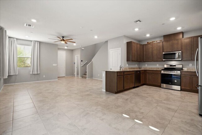 Building Photo - Fabulous Home!