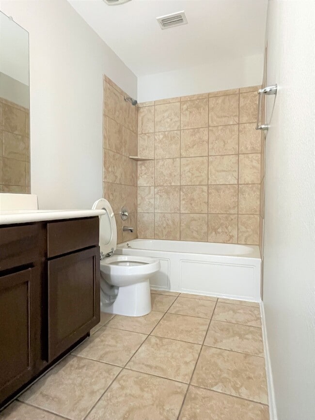 Building Photo - 2861 Houston Wood Dr