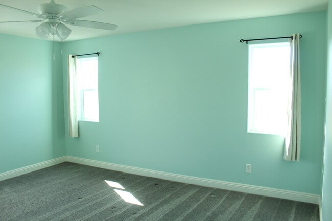 Building Photo - 4372 Ladera Dr