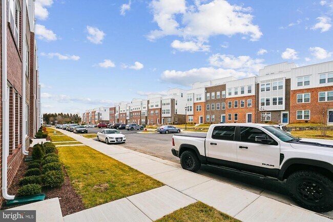 Building Photo - 19820 Lavender Dust Sq