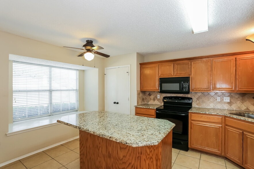 Building Photo - 5903 Fawn Meadow Trail