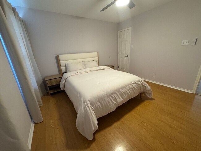 Building Photo - GATED COMMUNITY  |  STONE OAK  |  4 BEDROOMS + HUGE LOFT  |  SMALL LOFT/NURSERY/OFFICE/  |  EXCEL...