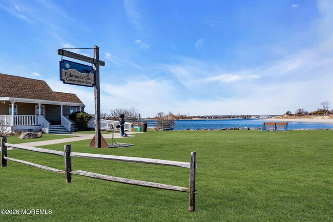 Building Photo - 550 Whiting Ave