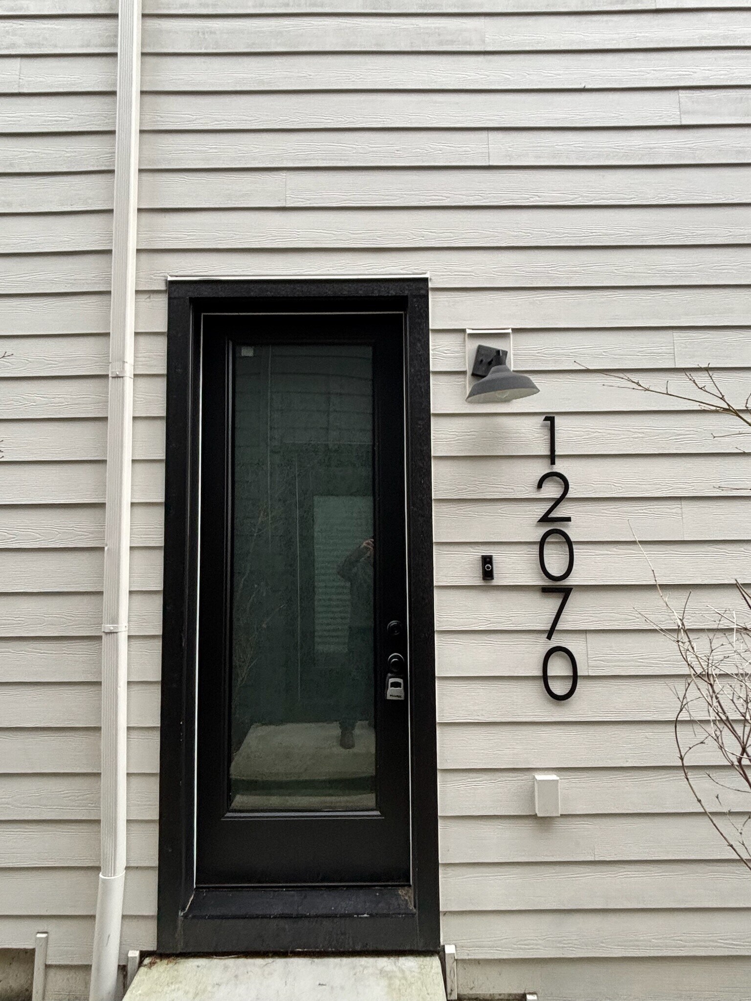 Building Photo - 12070 SE Pine St