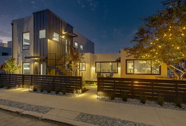 Building Photo - 426-426 Arbor Dr