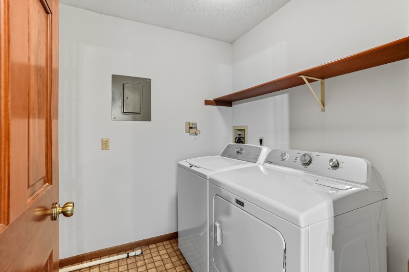 Building Photo - 4258 Oakmede Ln