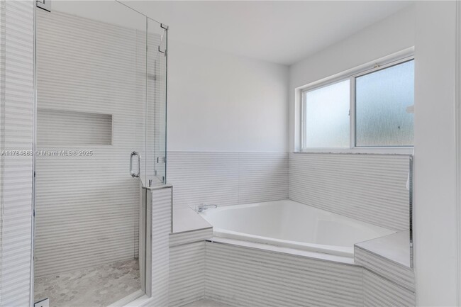 Building Photo - 2941 NW 99th Ave