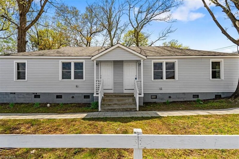 Primary Photo - 3064 Indiana Ave