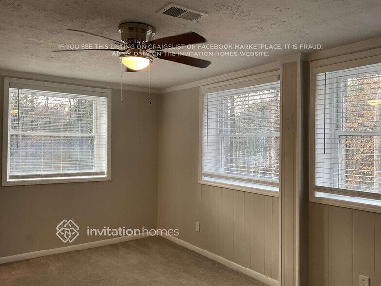 Building Photo - 2597 Beechwood Dr