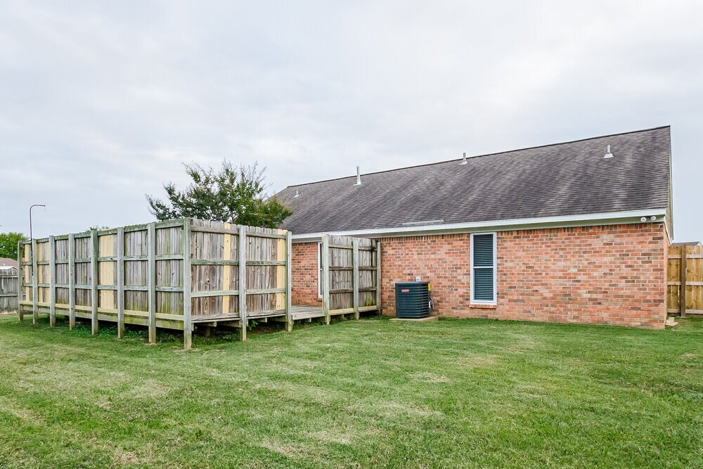 Building Photo - 10340 Palmer Cove