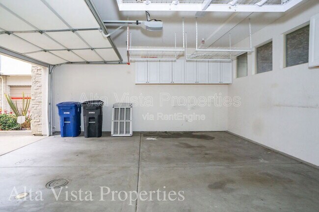 Building Photo - 2549 Aperture Cir