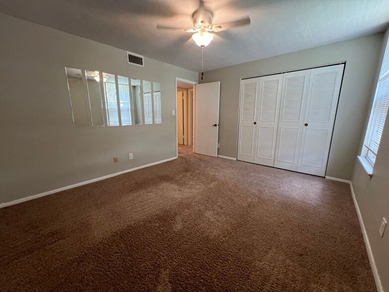 Building Photo - 506 Orange Dr