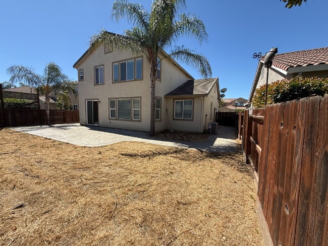 Building Photo - 1247 Jewel Flower Dr