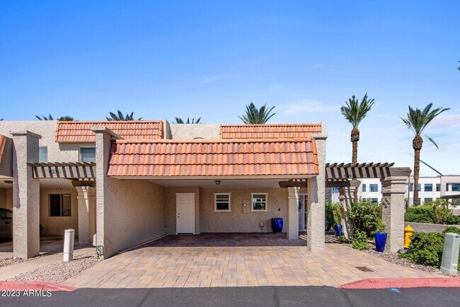 Primary Photo - 4240 E Mariposa St