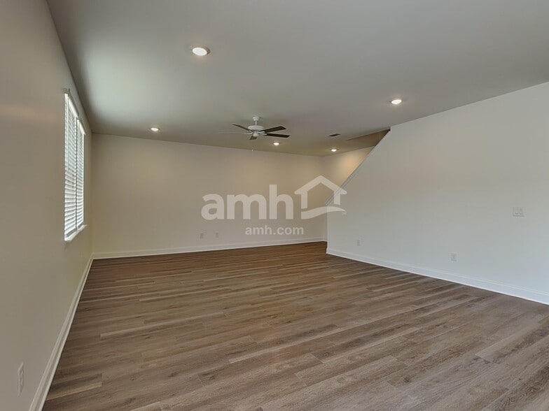 Building Photo - 511 Hickory Pointe Rd