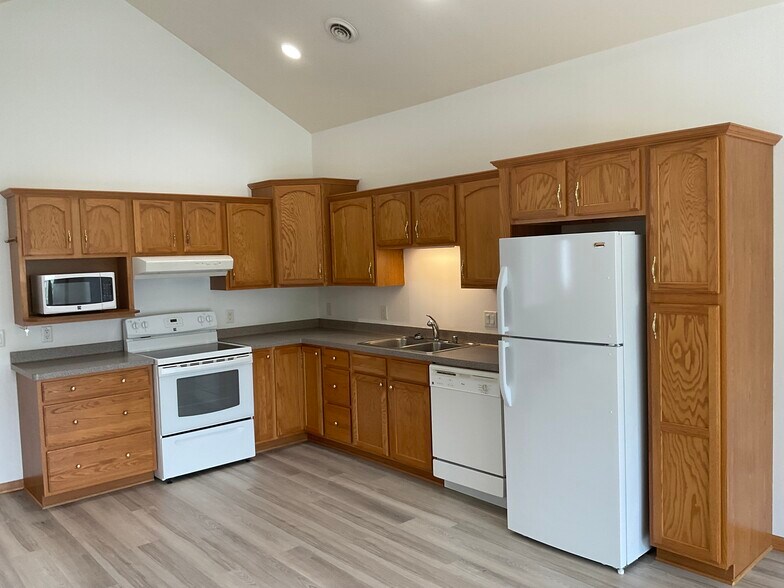 Building Photo - 5801 E Open Meadow