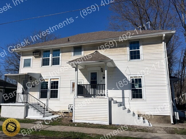 Building Photo - 224 E Poplar St