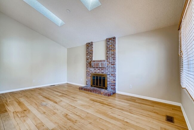 Building Photo - Evolve Real Estate: Gorgeous Ranch in Park View Neighborhood available for May 2nd Move in!