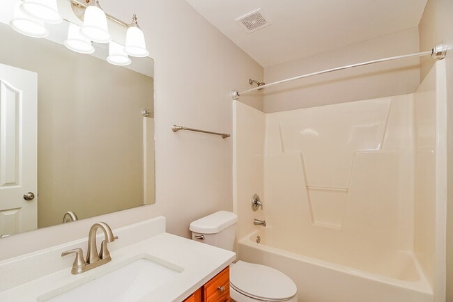 Building Photo - 15185 Tracy Beth Rd