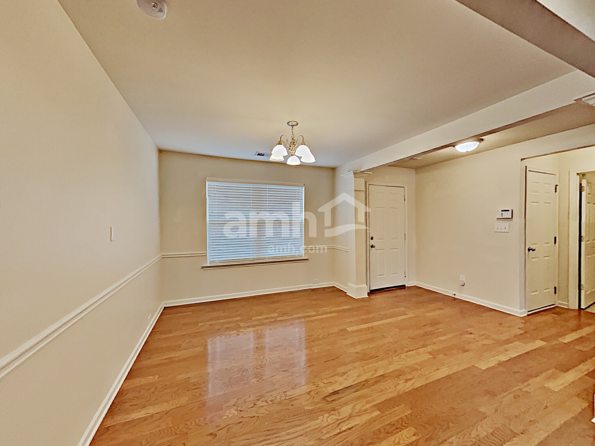 Building Photo - 975 Donington Cir