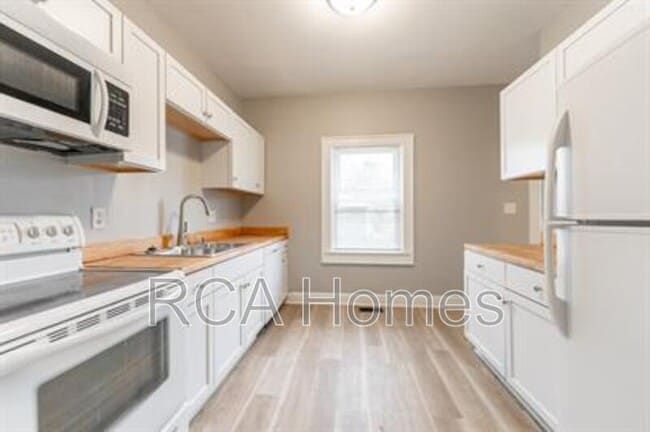 Primary Photo - 1113 N Oxford St
