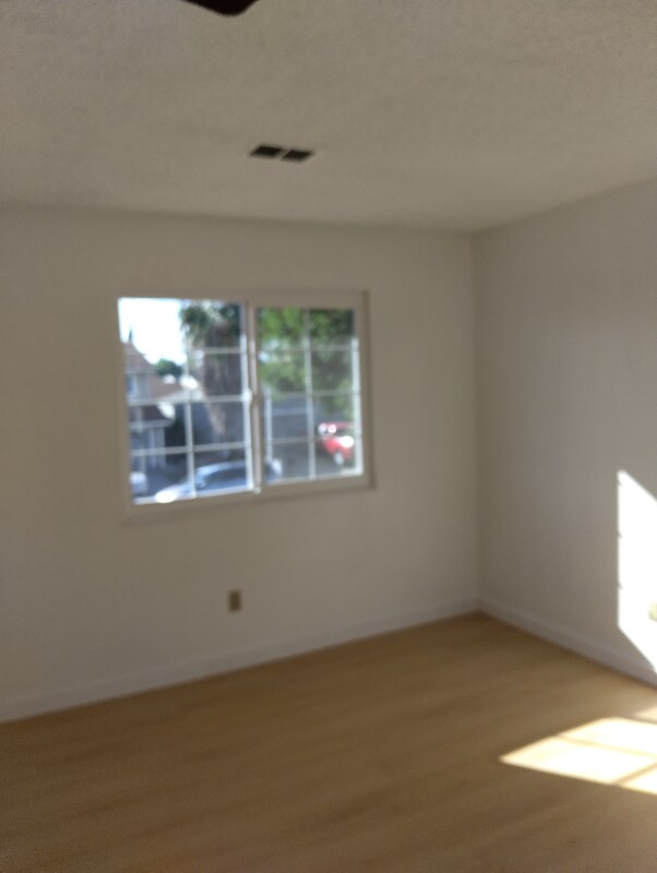 Building Photo - 2412 Sequoia Dr
