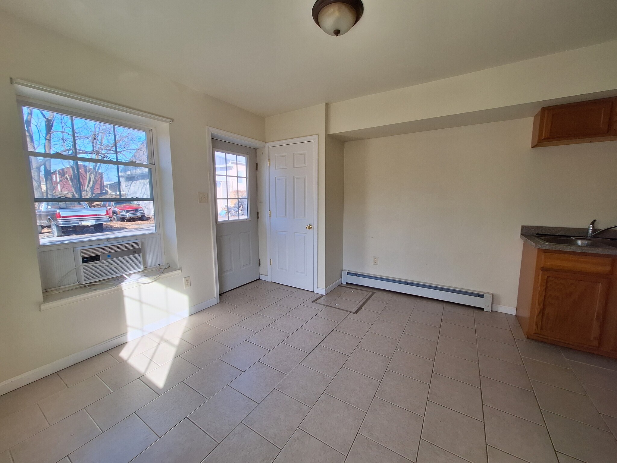 Building Photo - 354 Buchanan Trl