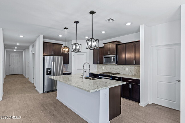 Building Photo - 16006 W Cottontail Ln