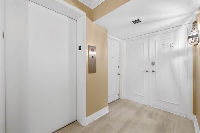 Building Photo - 4280 Galt Ocean Dr