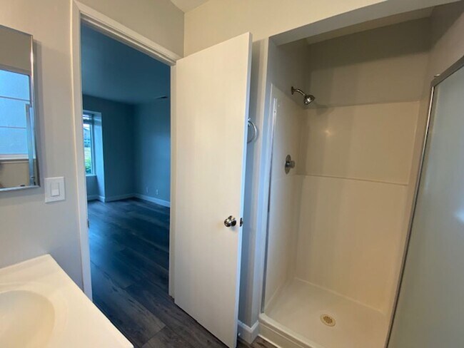 Building Photo - 3BR/ 2BA Updated Home!