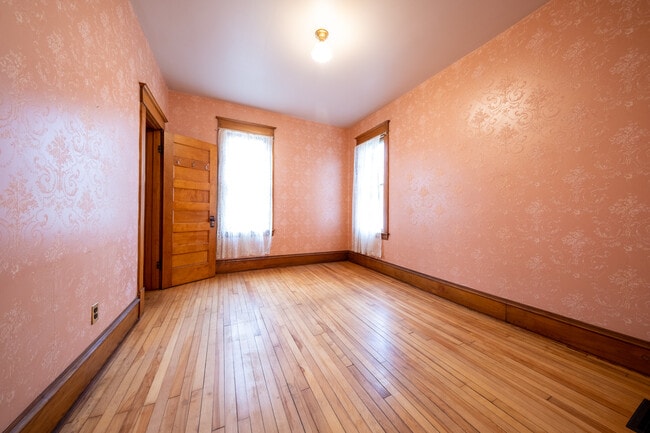 Building Photo - 128 2nd Ave W