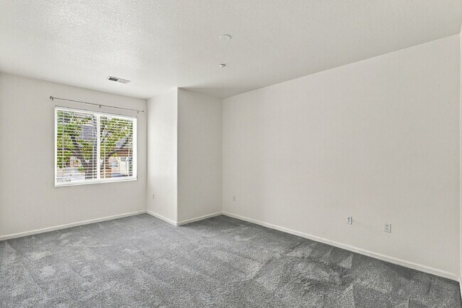 Building Photo - 9557 W San Juan Cir