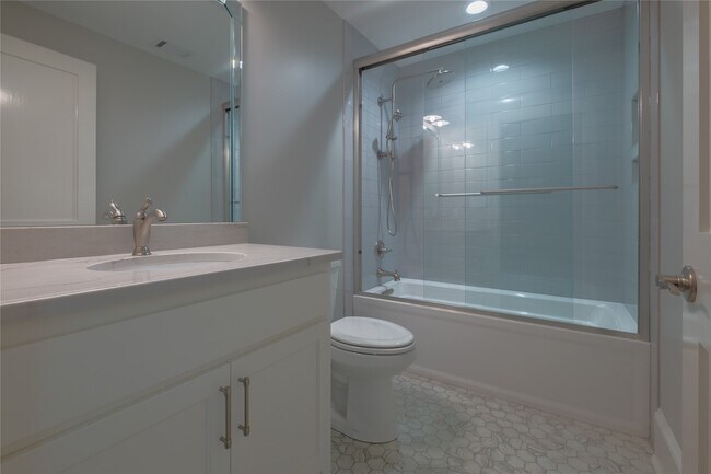 Building Photo - 201-201 W Jefferson St