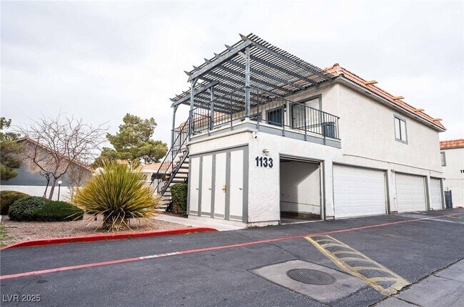 Building Photo - 1133 Willow Tree Dr