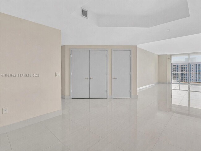 Building Photo - 17301 Biscayne Blvd