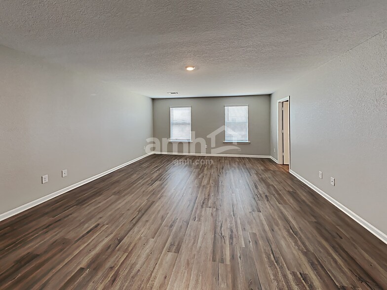 Building Photo - 415 Vermeer Ct