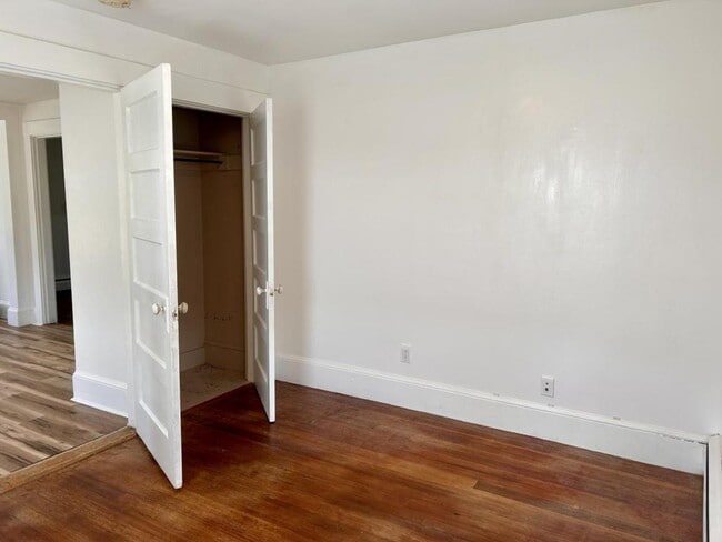 Building Photo - 8 Zoar St