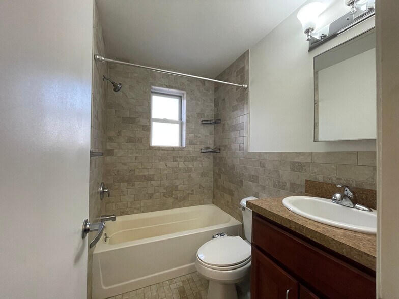 Building Photo - 1600 Church Rd