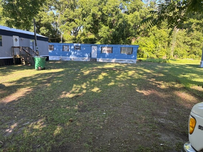 Building Photo - Mobile Home For Rent