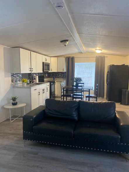 Building Photo - 9634 Crain Hwy