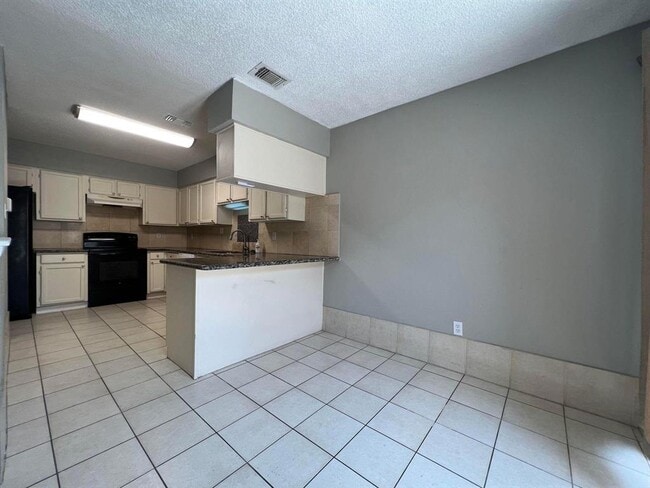 Building Photo - 13531 Rainbow Falls St