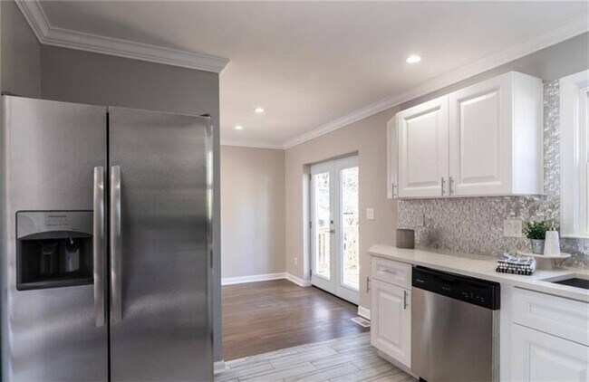Building Photo - 3022 Trafalgar Way