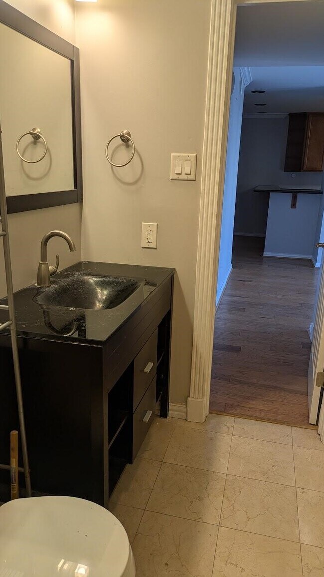 Building Photo - 402 Postoffice St