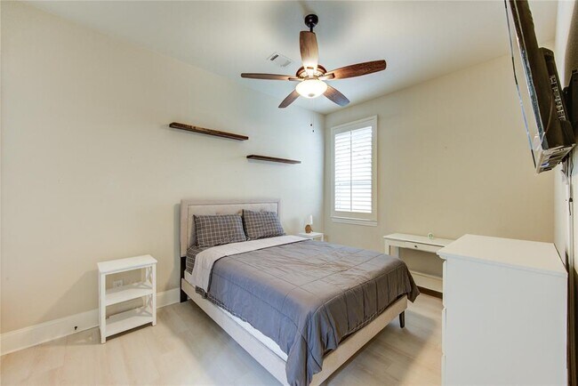 Building Photo - 27818 Pinpoint Crossing Dr